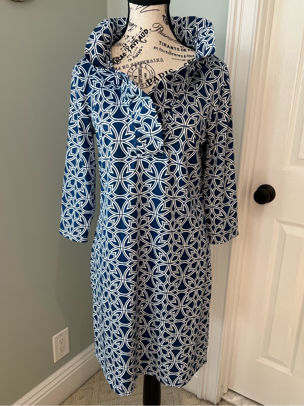 Gretchen Scott jersey ruffneck | navy & white geometric Ring Toss pattern |SZ S